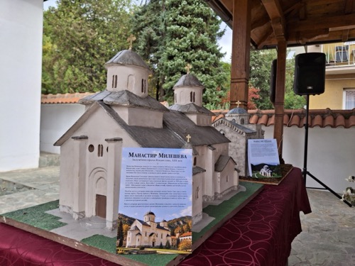 izlozba 15